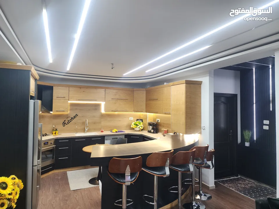 شقة مميزة للبيع مع الأثاث