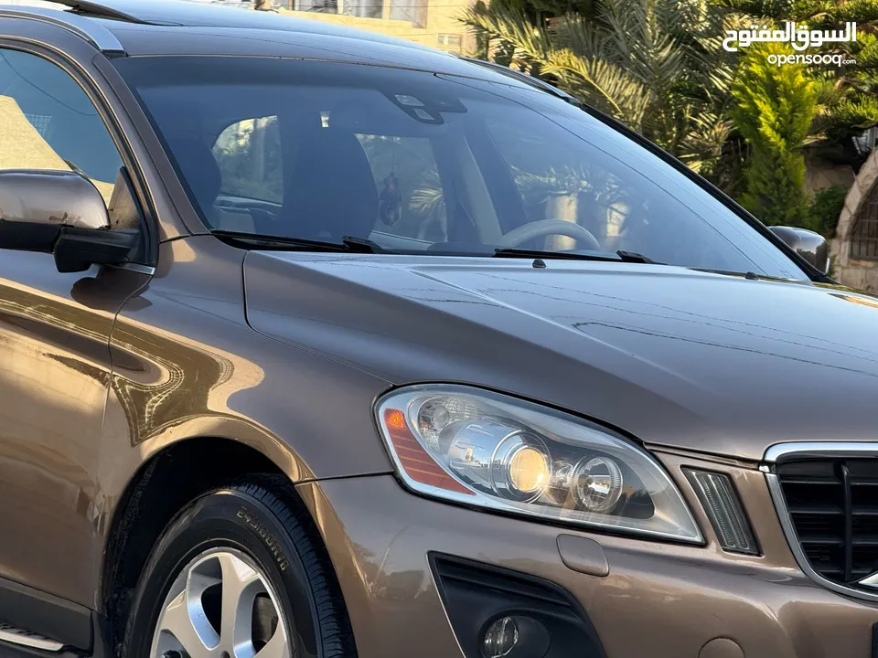 ڤولڤو XC60 موديل 2010 لون بني فل أوبشن اعلى صنف  فحص كامل بحالة