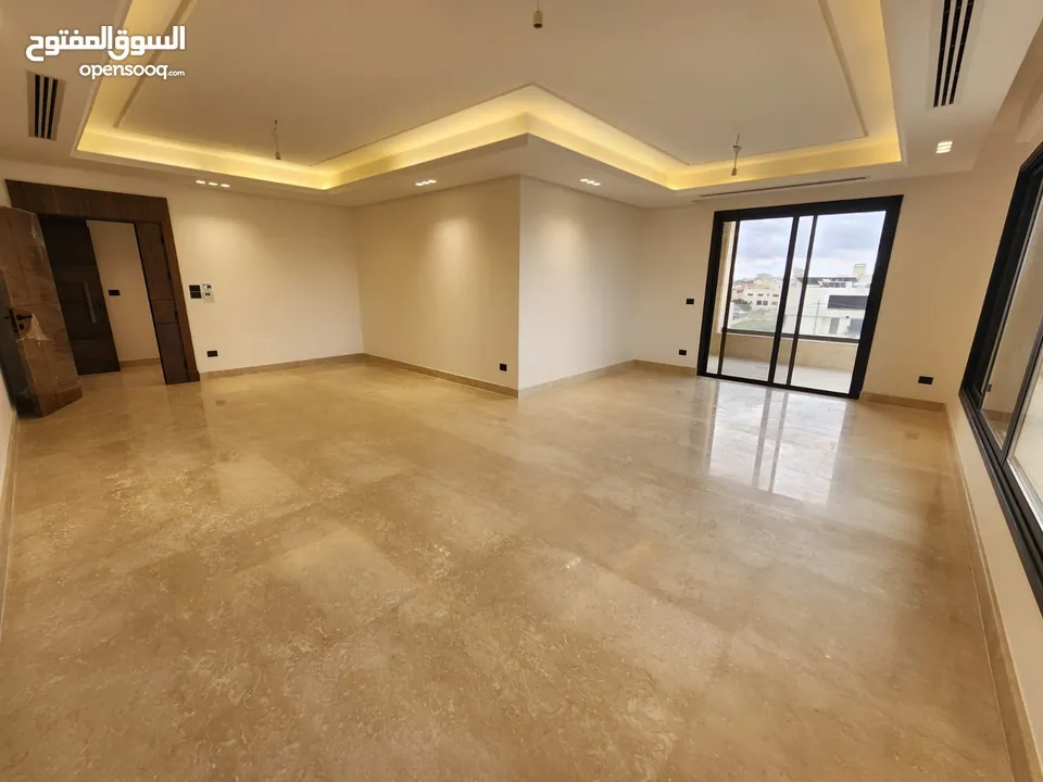 شقة فاخرة للبيع في منطقة الظهير - ref: 14486