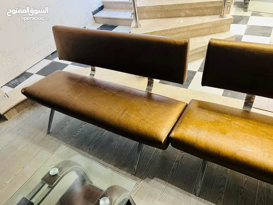 مقاعد انتظار للبيع
