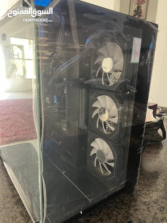 pc gaming مع جميع مستلزماته