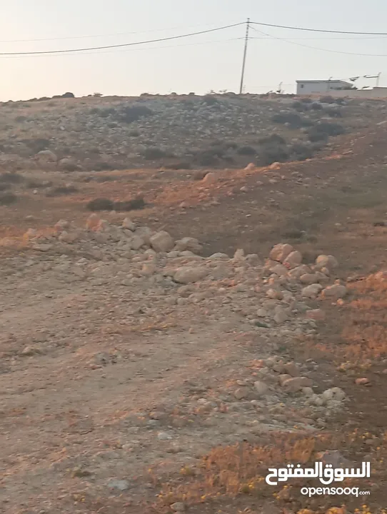 اراضي مميزه جدا حد الجبيهه تحت شارع الاردن المساحات مختلفه خلف مطعم ديوان زمان