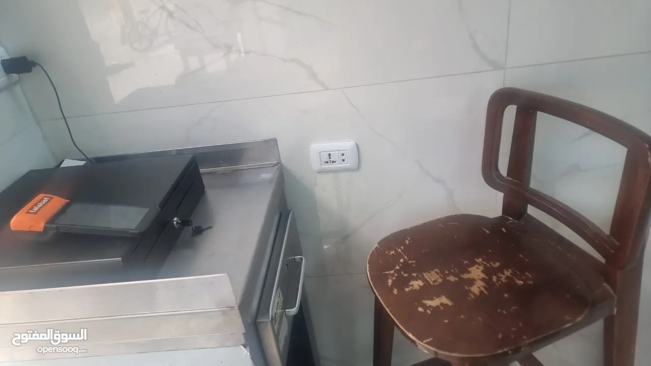 مطعم ومشاوي وسناكات ومناقيش وبيتزا للبيع بسعر مغري وقابل للتفاوض