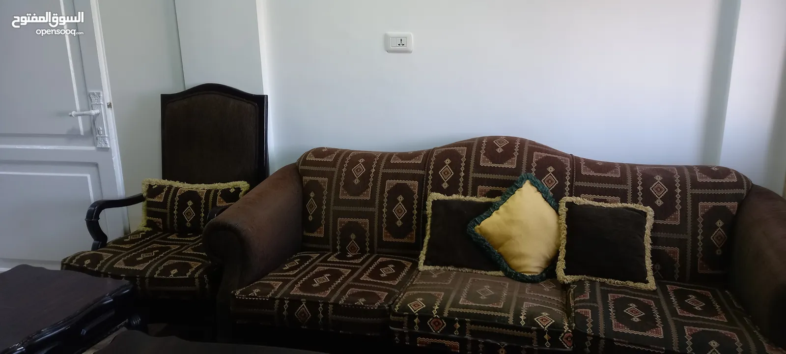 طقم كنب وطاولات خشب زان
