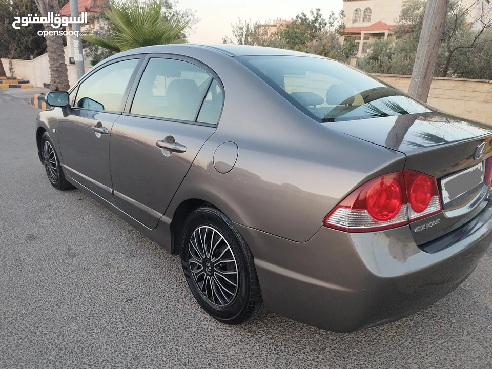 هوندا سيفيك 2006 بنزين للبيع في عمان 2006 Honda Civic V-Tech 1.8 L for Sale in Amman