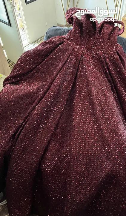 فستان خطوبة خمري (برجندي) للبيع