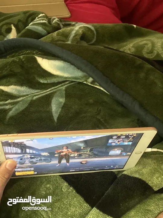 ايباد 8 فيه كسر + حساب ببجي  المكان شارع الجامعه  128G