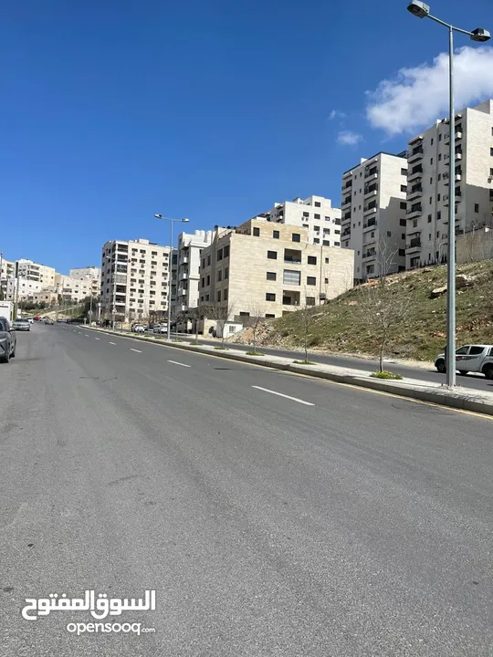مطلوب شقة من مالك مباشرة كرسي جندويل خلدا على بدل جزء ارضي او اقساط من مالك مباشرة  مع رهن وكفالة