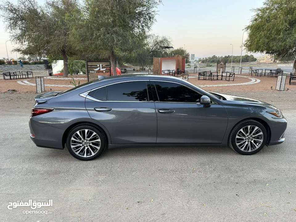 ‏نظيفة جدا جدا Lexus ES 350  2019