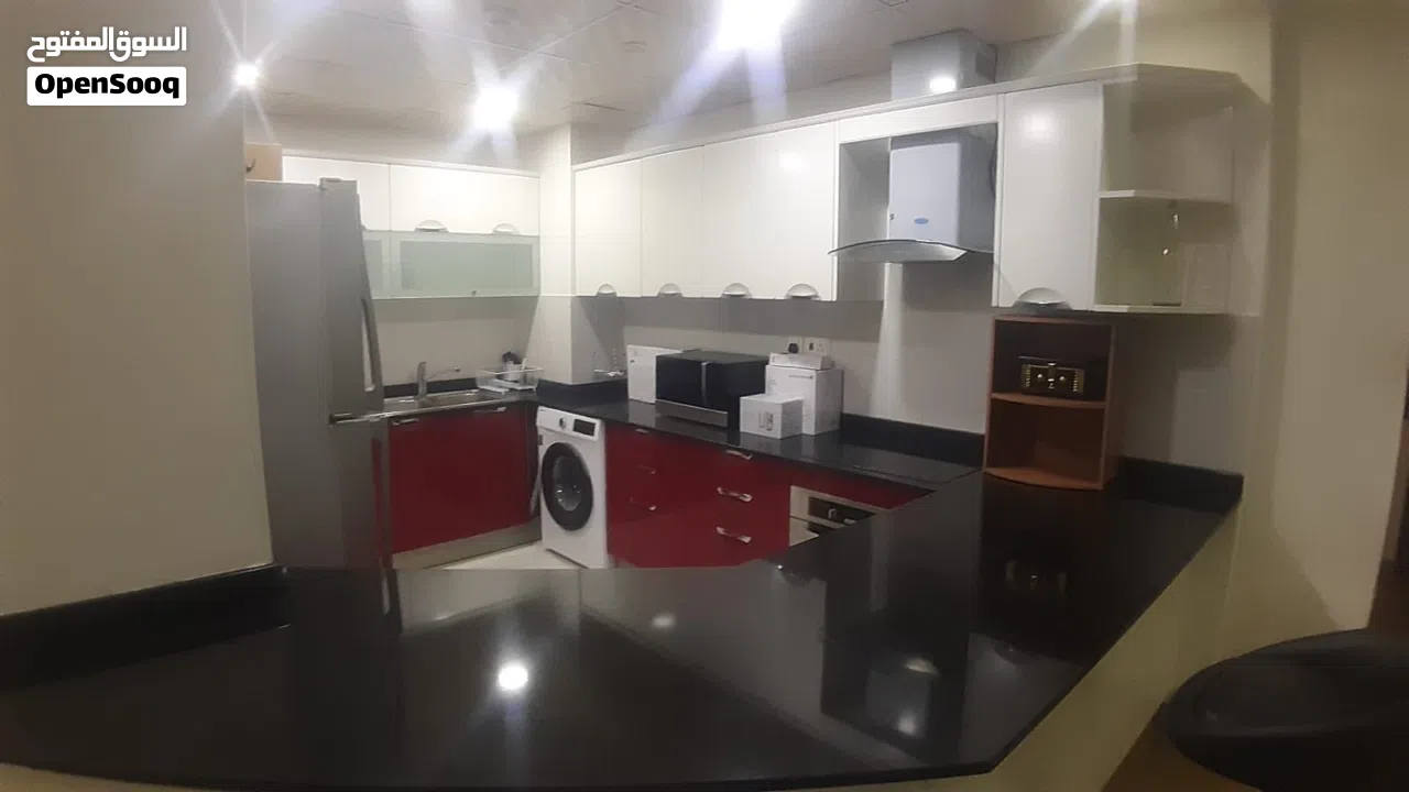 شقة كبيرةمفروشه في الجفيرمن غرفتين تملك حر للبيع