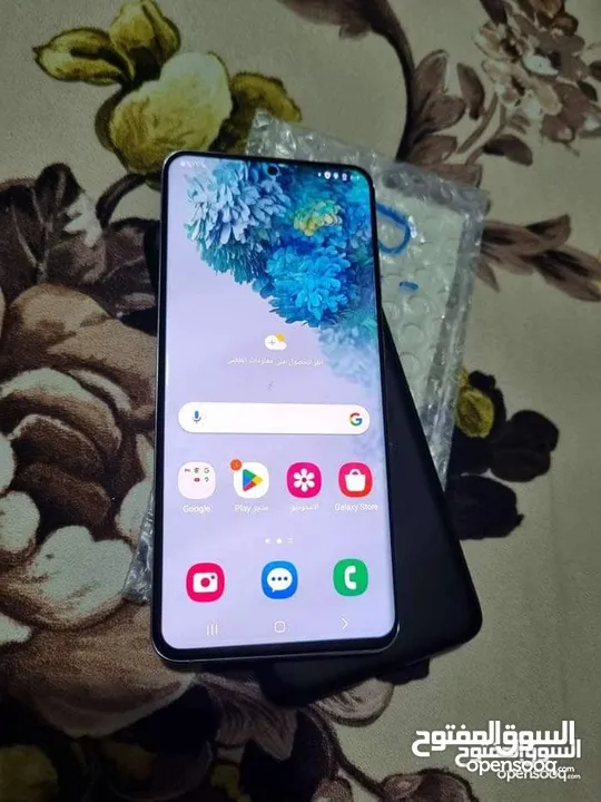 على الفحص Samsung S20 رام 16 جيجا 128 عربي بدون كرتونه هدية كفر وشاحن الاصلي متوفر توصيل