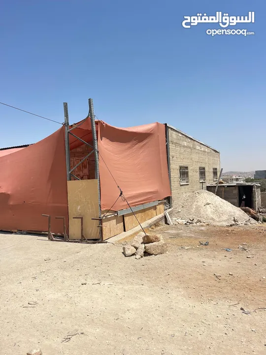 منزل مستقل للبيع في مدينة يطا يصلح تحويله الى مركز طوارئ او كلية او غيرها