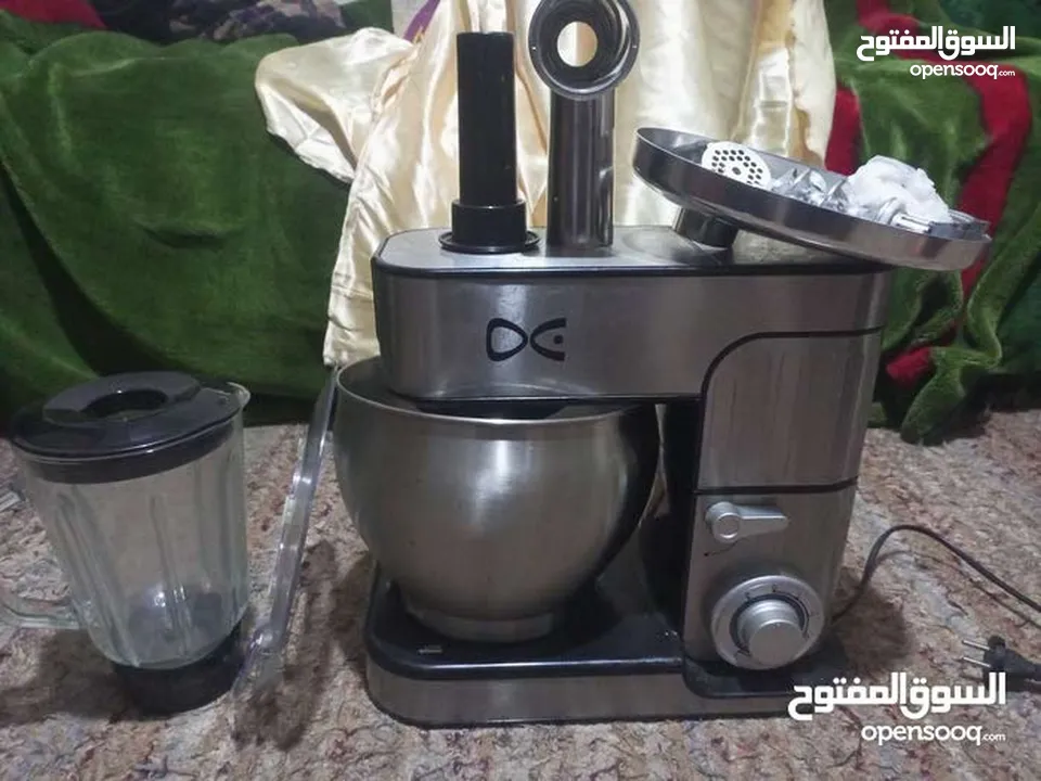 عجانة 7 لتر مع خلاط زجاج ومفرومة لحمة  استعمال بسيط جدا