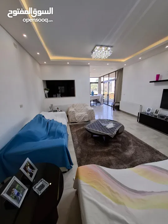 شقة طابقية فاخرة نصف مفروشة - الروابي (عمارة عائلية) Luxury Semi-Furnished Apartment for Rent