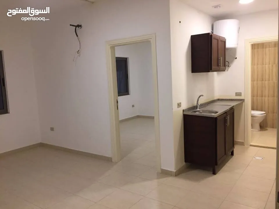 استوديو للإيجار غير مفروش / وادي صقرة For Rent - Unfurnished Studio