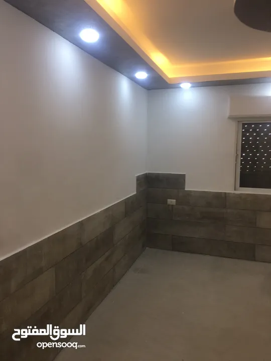 شقه طابق 3 مخدوم مصعد عماره عائلات بالكامل واغلب السكن مالكين تشطيب سوبر ديلوكس مسطح 150