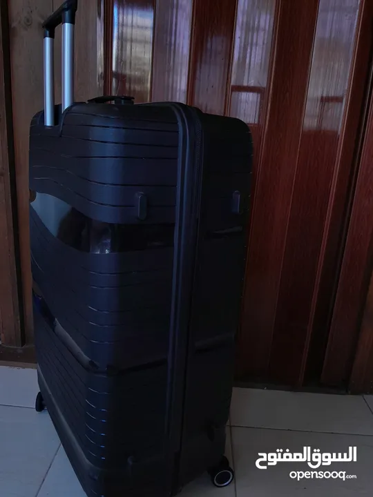 حقيبة سفر فخمة جديدة لون اسود حجم كبير