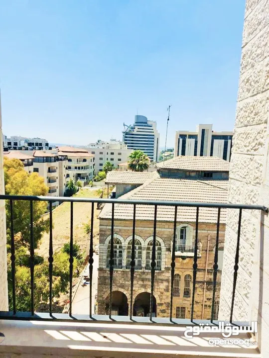 شقة للإيجار في عين منجد