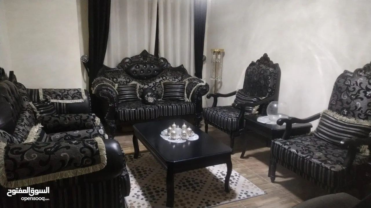 غرفة ضيوف ( فرش وبرداية وطاولات )