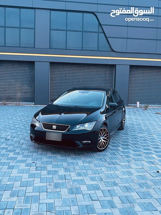 Seat leon بالكراتين