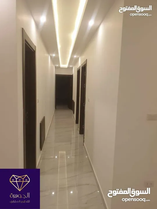 شقة شبه أرضية فخمه ومميزة لم تسكن لقطه وبسعر مغري جدا يا بلاش عرض خاص للبيع في أرقى مناطق خلدا