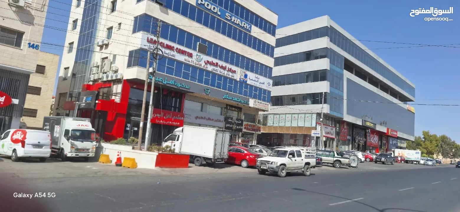 مطعم مأكولات يمنيه للبيع مع معدات كاملة في شارع الإذاعة بجانب بن العميد
