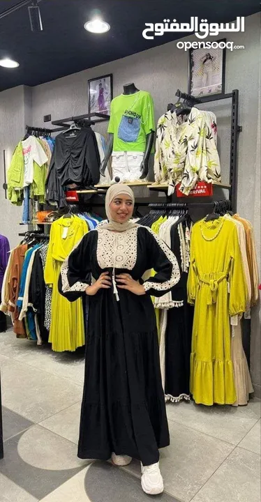 عبايات  وفساتين  وترنجات  وبياضات ركنه وانتريه  وكل اللي تحتاجيه وسوتات مختلفه بتبدء من 6.500 دينار