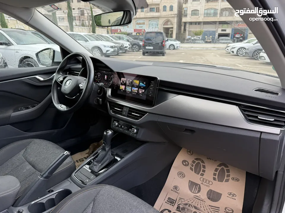 سكودا كاميك ترخيص 2021 محرك 1500 بنزين جير أوتوماتيك  150 حصان