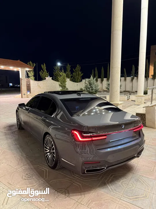 BMW 2020 745Le  فل كامل مواصفات خاصه وارد شركه