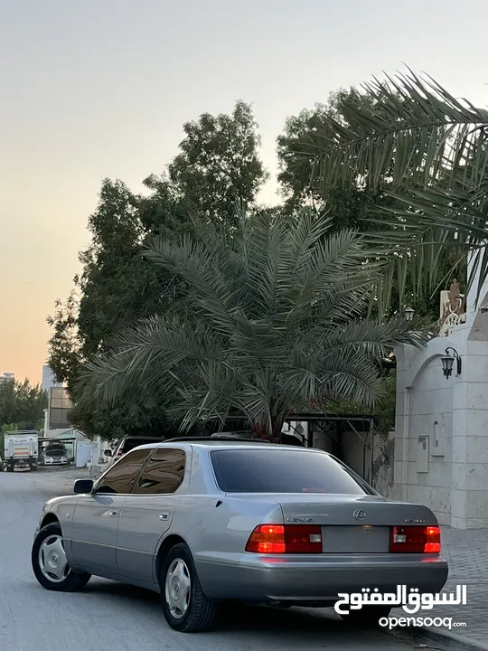 للبيع لكزس LS 400 وارد اليابان نفس الخليجي حالة الوكاله مافيها شي نهائي فل مواصفات في مجال في السع