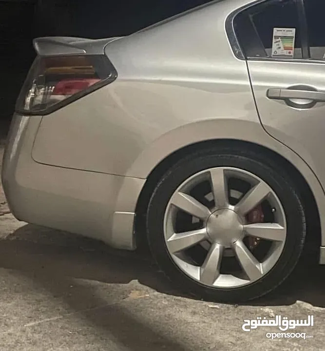 جنط انفنتي 18 دهان جديد مع كوشوك نظيف