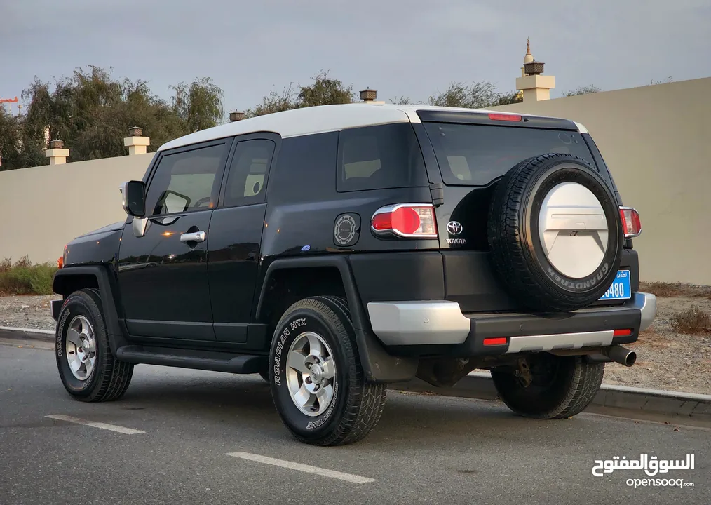 2009 Toyota FJ Cruiser / Gcc Specs / Original Paint / Excellent condition / 3 keys