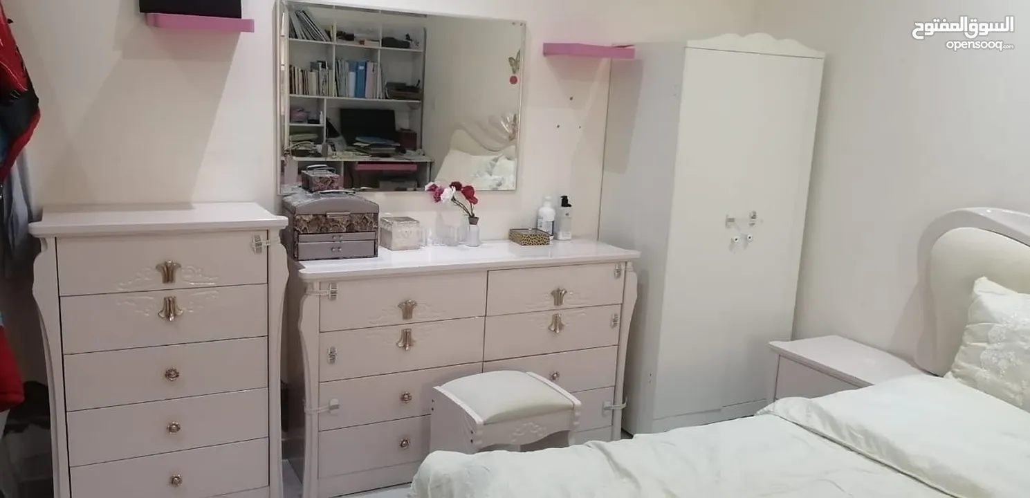 غرفة نوم أسرة مستعملة إستخدام نظيف بحالة ممتازة