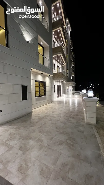 شقة للبيع طابق ارضي 95م مع ترس 50م (سكنية - استثمارية) في ديرغبار شارع ال 60 ، مطبخ راكب ، تدفئة غاز