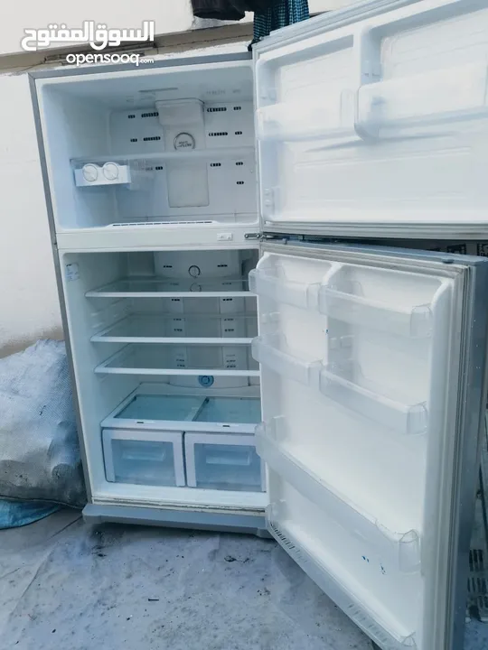 Refrigerator for sale Samsung al khoud souq near kenz hypermarket