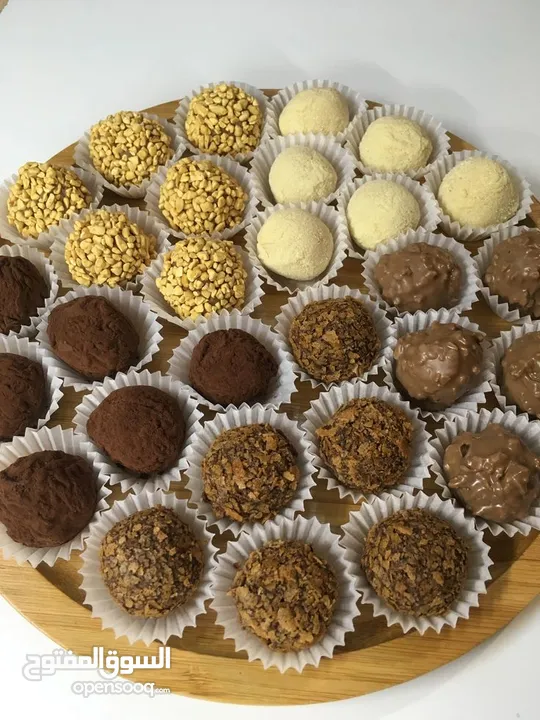 (رشة سكر)بتوفر توزيعات حلو للمناسبات دونات بأفخم الزينه تشيز كيك لوتوس كريب