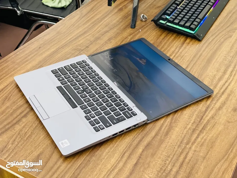 جيل عاشر كور i5 رام 16 هارد 256 SSD كارت شاشة 8 نظافه 100% بسعر 375 الف