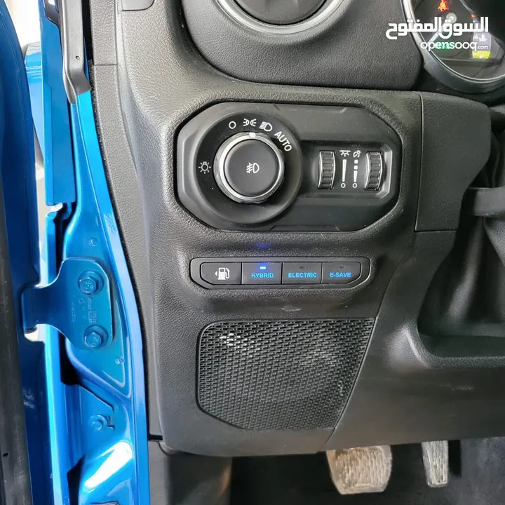 Jeep wrangler 4xe 2021 hybrid plug-in  2000c turbo charger 375 hp