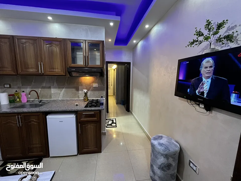 ستوديو مفروش جديد للايجار خلف السي تاون السابع من المالك مباشرة
