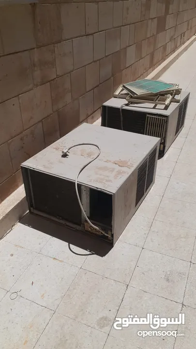 فني تكييف وتبريد مركزي وحدات صيانه وفك وتركيب وجميع اعمال التكييف وتركيب كمبروسار وتعبئت جميع الغاز