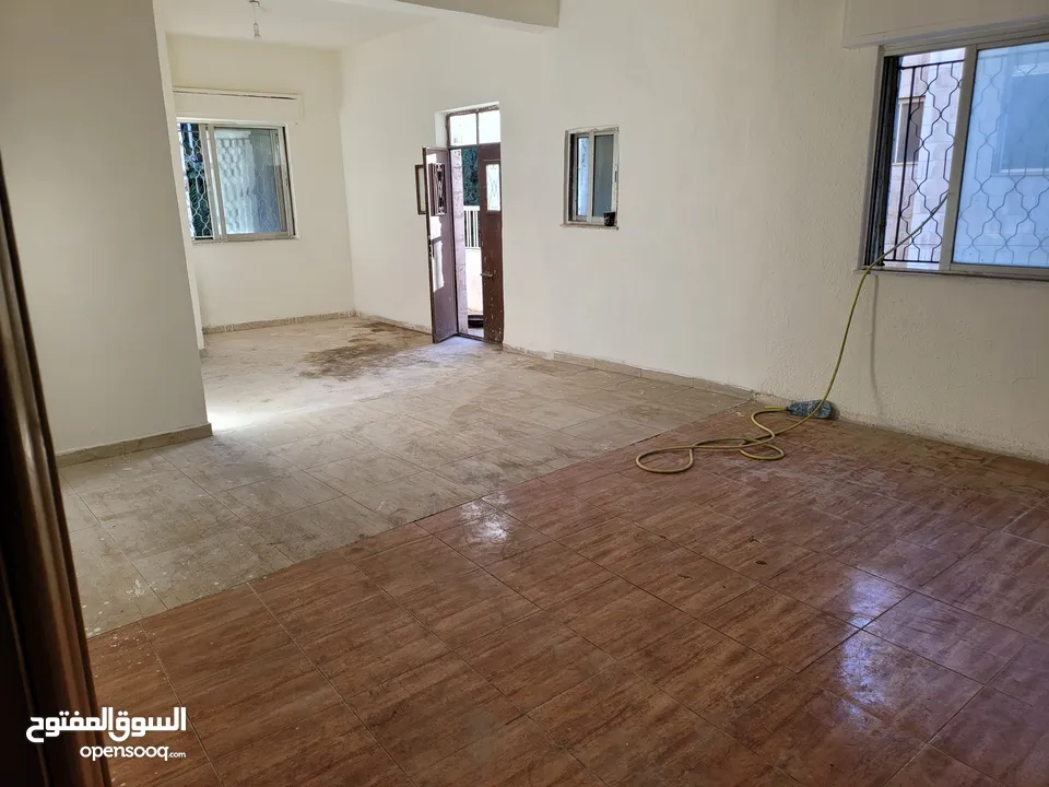 مكاتب للايجار 150 دينار شهريا مقابل العبدلي مول/ مقابل ابراج داماك بجانب قصر العدل.