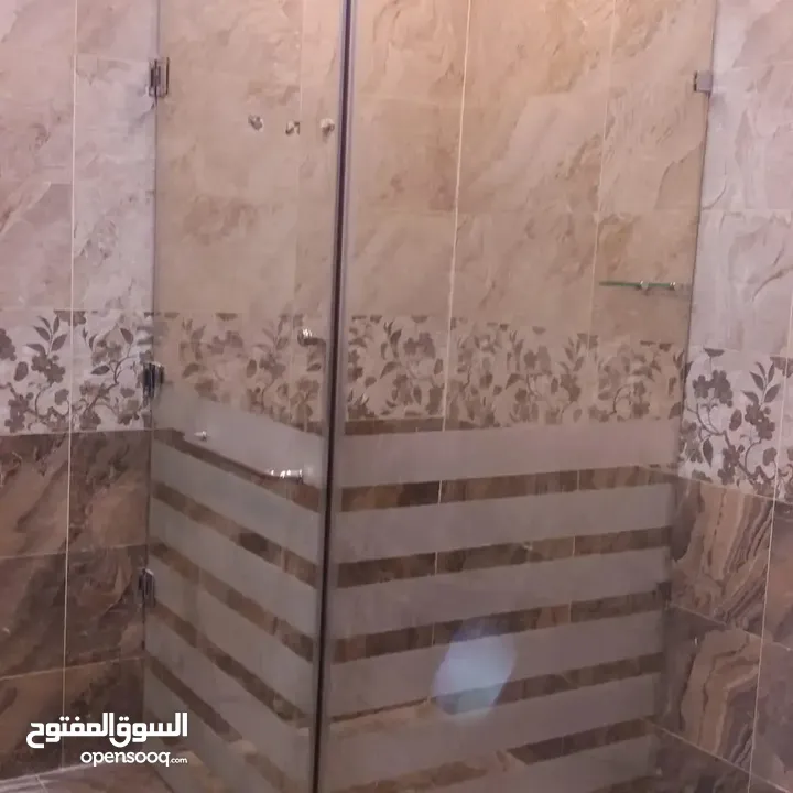 زجاج سكريت مقوى ومرايات وطاولات الطعام وأبواب زجاج