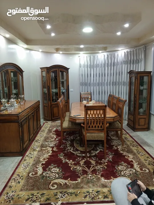 طاولة سفره بحال الوكاله
