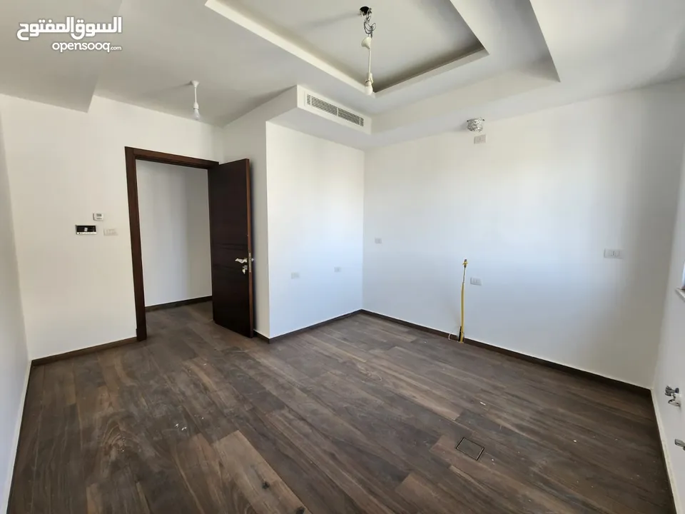 شقة فارغة للبيع بين الدوار الرابع و الخامس - ref : 14610