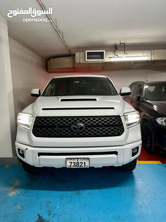 2020 TOYOTA TUNDRA WHITE COLOUR CREWMAX SR5 LIFTED! 5.7L V8! 4X4! GOLDEN CLOTH INTERIOR, TOUCHSCREEN