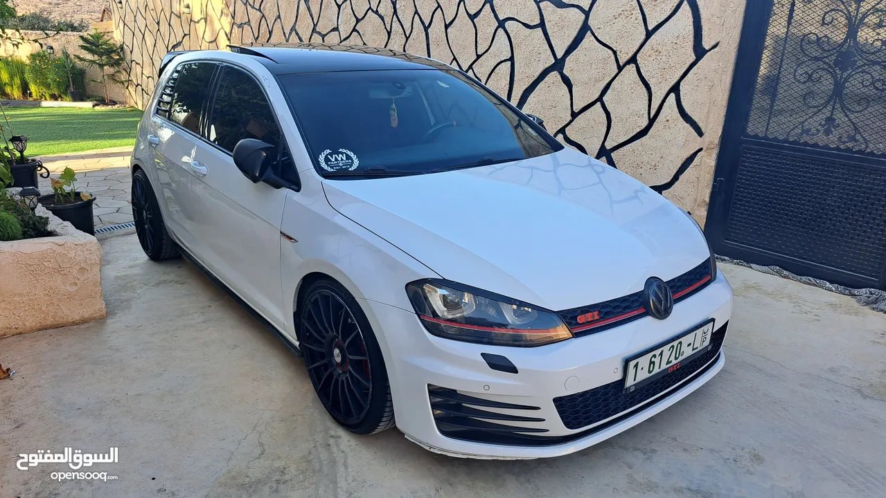 لحق اااذا بتلحق بسبب السفر جولف gti mk7 2015  بسسس على 79 الف ككاااش فقط