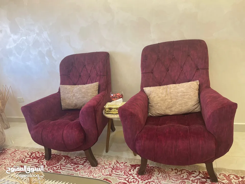طقم كنب فاخر للبيع بحال الجديد