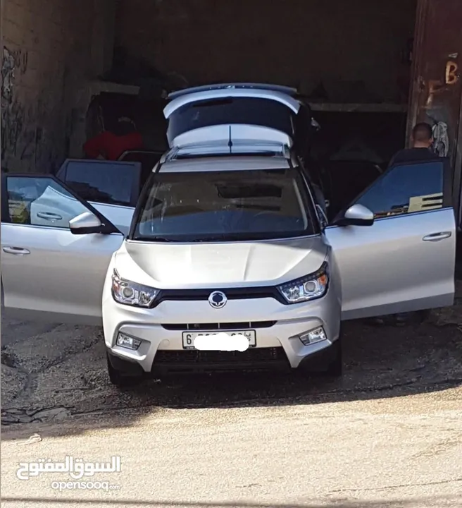 جيب تيفولي 2016 كوري أصل وكالة ماتور 1600 بنزين مع فتحة سقف