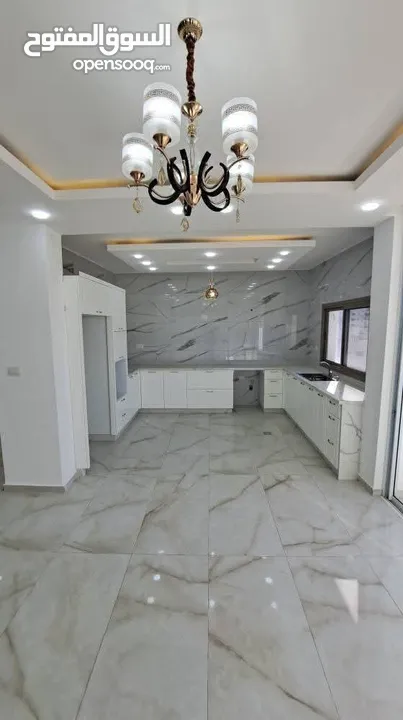 شقة مميزة بسعر العرض وسط طولكرم . وطابو مفروز للبنك