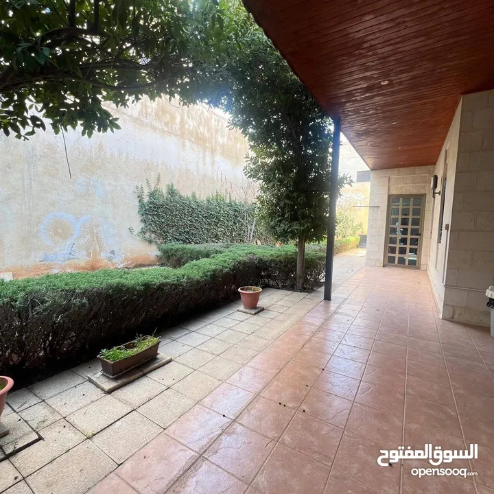فيلا للبيع طريق المطار ضاحية النخيل